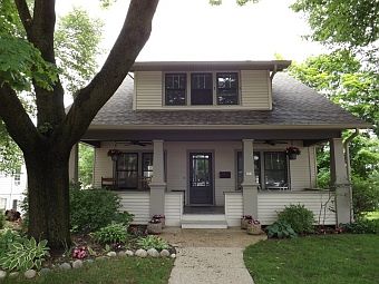 1st image of 370 W Wisconsin Ave