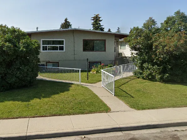 617 68th Ave SW, Calgary, AB T2V 0N4