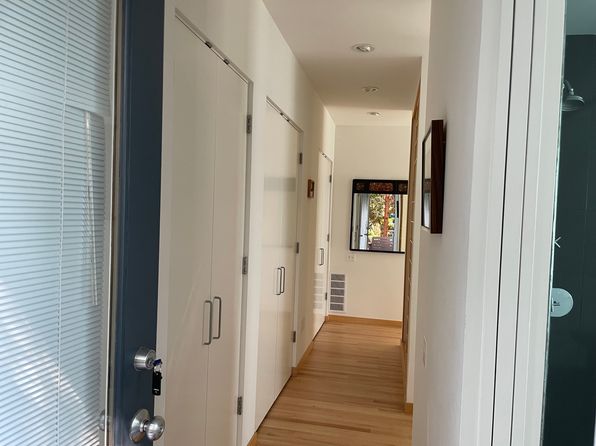 3134 E Laurelhurst Dr NE #B