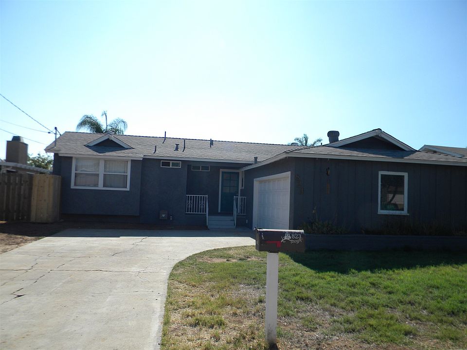 1st image of 823 Camellia St