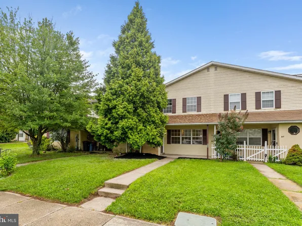 88 Laurel Ct, Quakertown, PA 18951