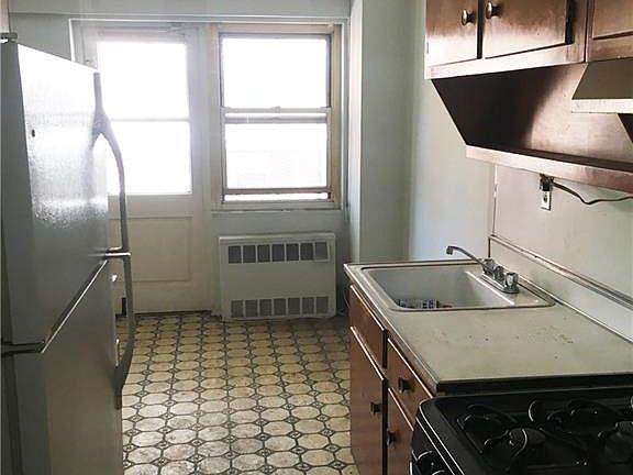 5th image of 3125 Tibbett Ave APT 3H