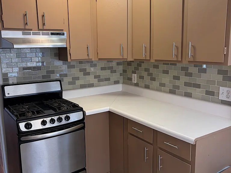 3844 Burlington Ave N — Photo 3