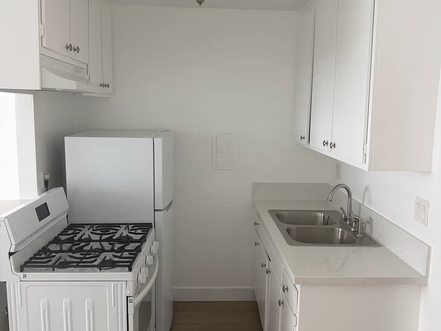 1 bed, 560 sqft, $1,900 — Photo 4