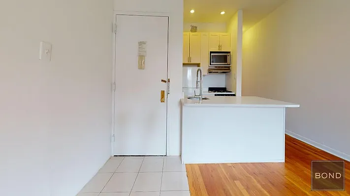 Rented by Bond New York | media 4