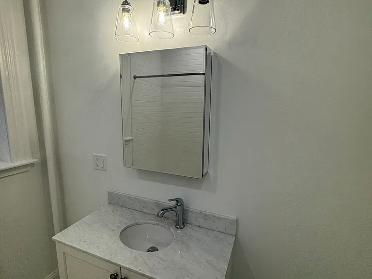 93 Marion St #3 — Photo 2