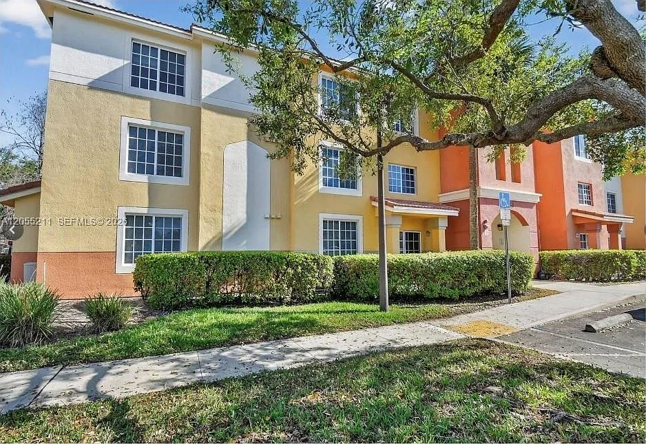Green Cay Village Condo — Photo 4