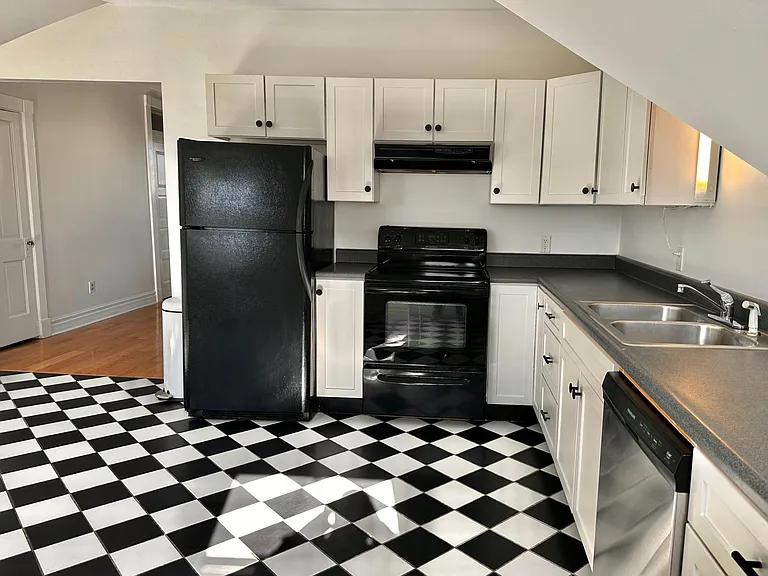 2327 Upland Pl #3 — Photo 7