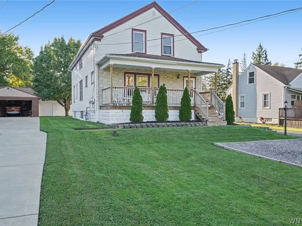 4812 Bay View Rd, Hamburg, NY 14075
