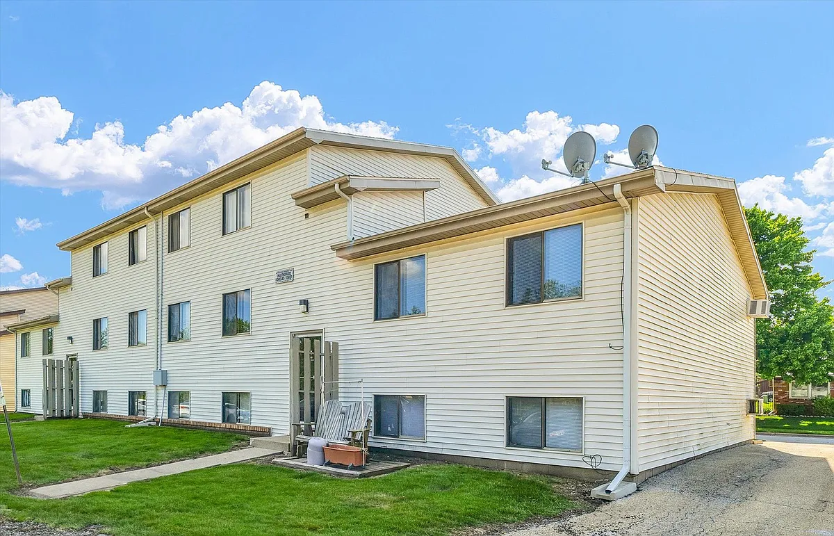 Building Photo - 712 Arcadia Dr