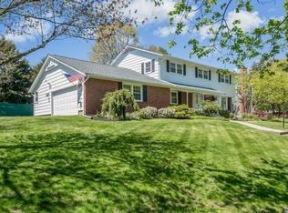 8 Trowbridge Ln, Shrewsbury, MA 01545