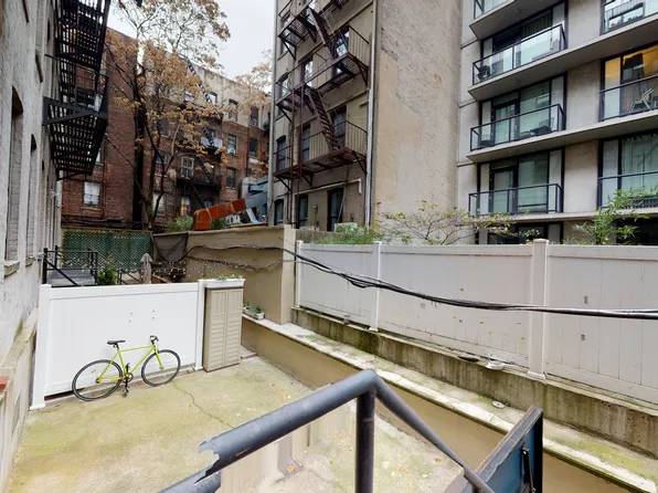 365 West 52nd Street image 1 of 13
