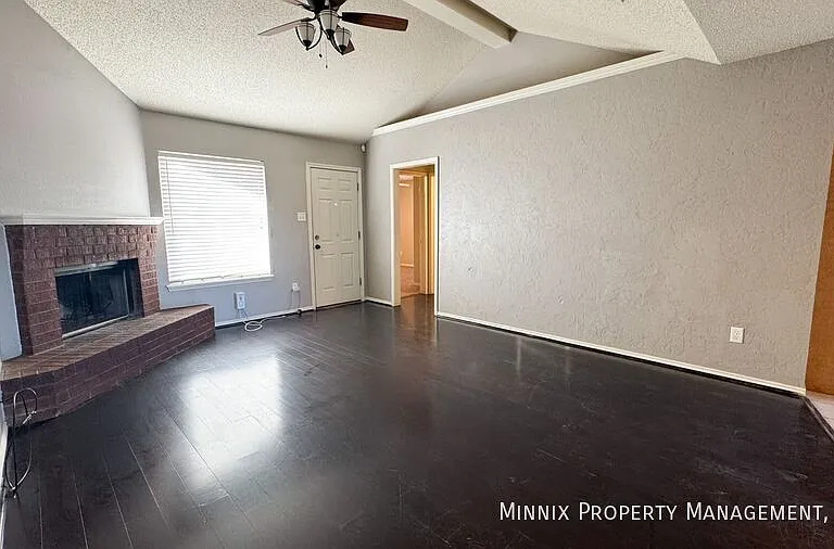 10604 Boston Ave — Photo 5
