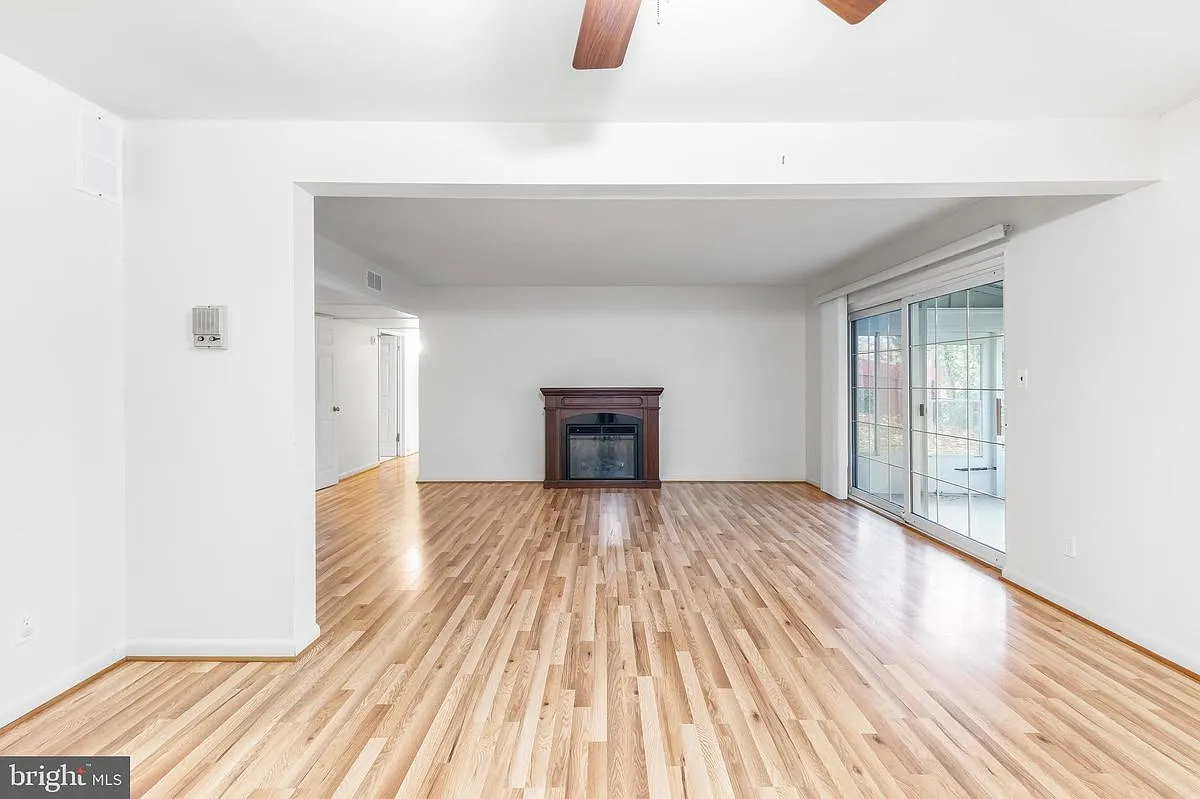 3 bed, 2.0 bath, 1500 sqft, $2,800 — Photo 4