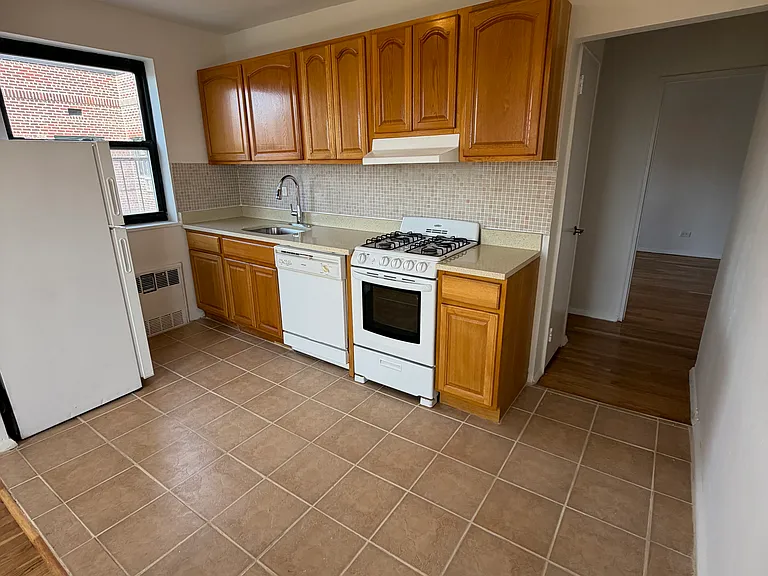 149-35 Northern Blvd E #6P — Photo 5