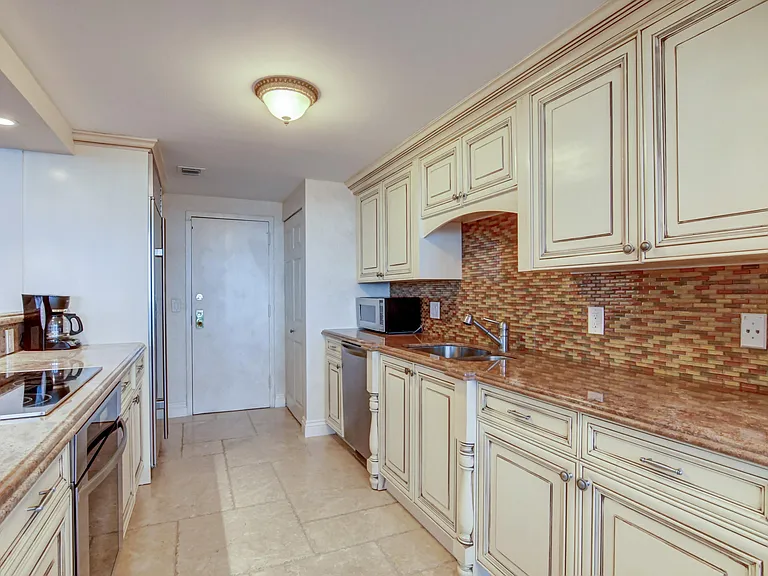 250 S Ocean Blvd #16C — Photo 16