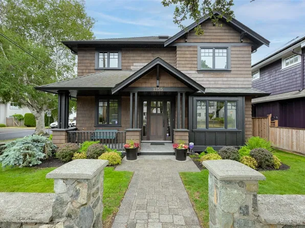 1255 Richardson St, Victoria, BC V8V 3E2