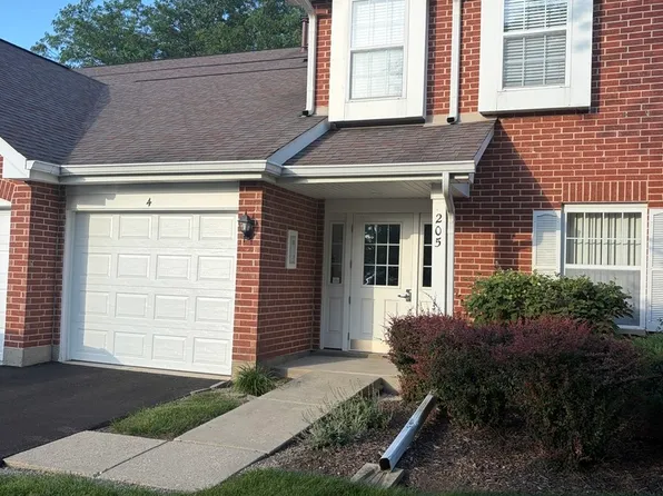 205 Ashbury Ln E #E3, Roselle, IL 60172