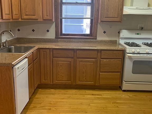 5th image of 3834 N Damen Ave #2