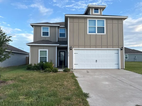 1412 Woodwinds Dr, Fort Worth, TX 76140