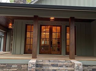 21 Spring St, Signal Mountain, TN 37377