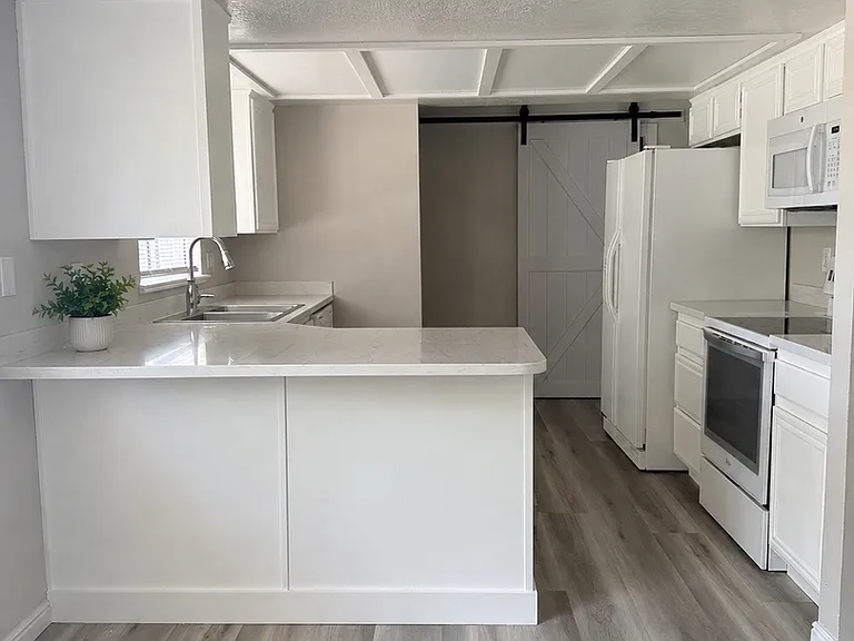 247 N Cove Dr — Photo 7