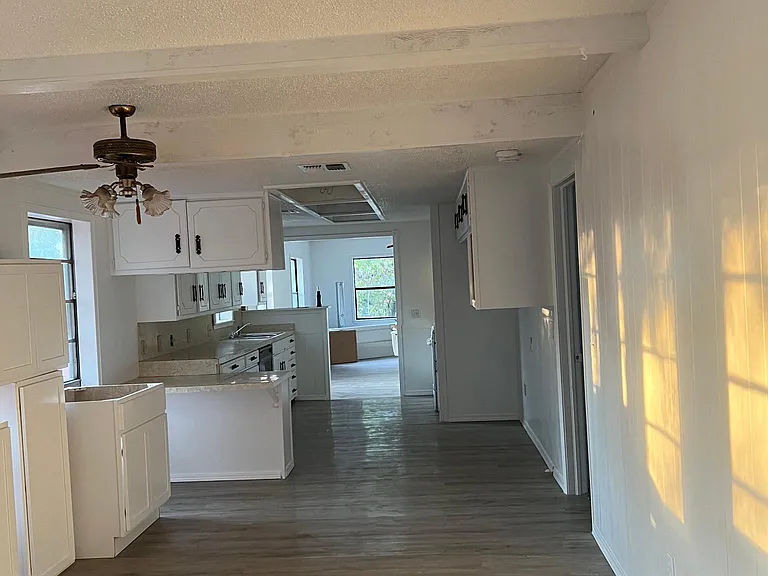 1215 E Whittaker St — Photo 17