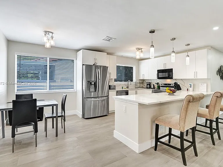 1018 Adams St — Photo 12