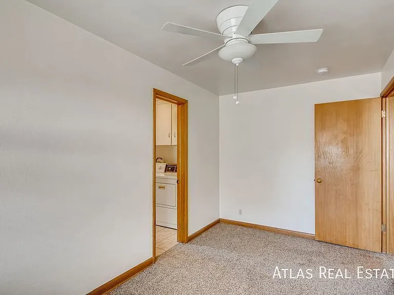 2714 N Grove St — Photo 15