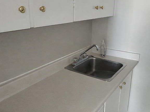 5th image of 4820 47th Ave #502
