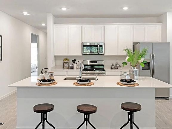 4th image of 6257 MARE Avenue