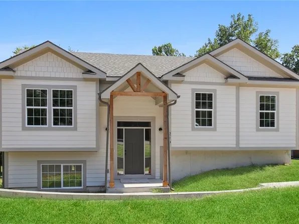 219 N 72nd St, Kansas City, KS 66112