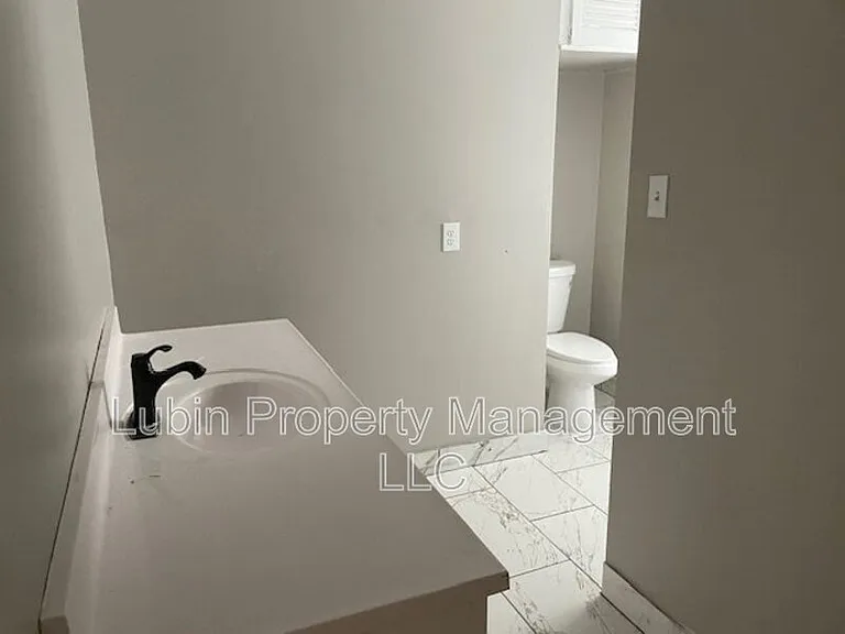 3558 Hallbrook St — Photo 6