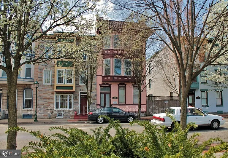 121 E Franklin St #2 — Photo 1