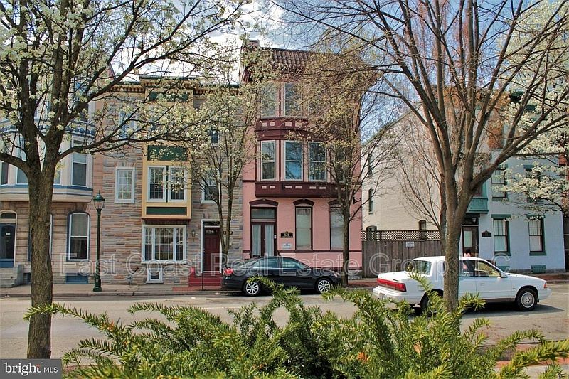1st image of 121 E Franklin St #2
