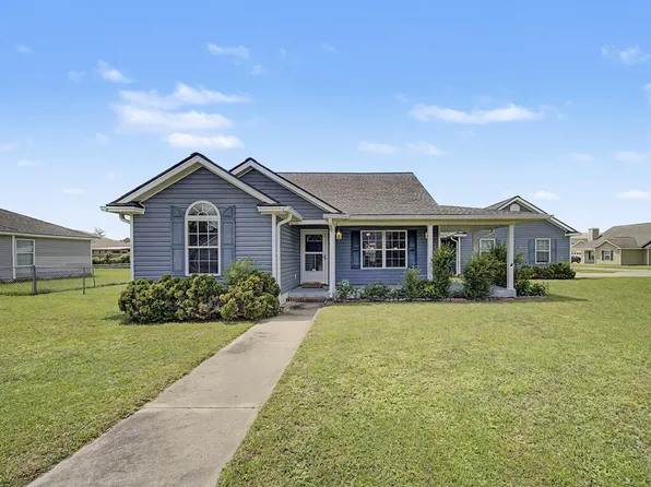 22 Oak St, Ray City, GA 31645