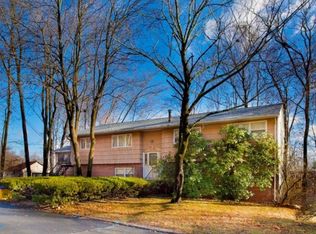 12 Emes Ln, Monsey, NY 10952