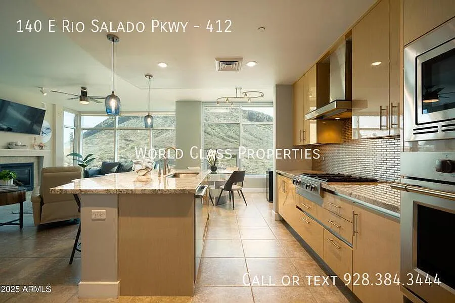 A Stunning 2 Bedroom with 2 Bath in Bridgeview Condos — Photo 3