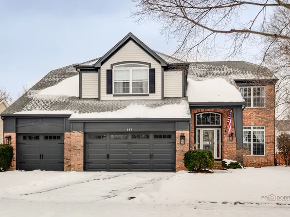 597 Treetop Ln, Gurnee, IL 60031