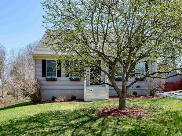 13 Cobble Hill Drive, Dover, NH 03820