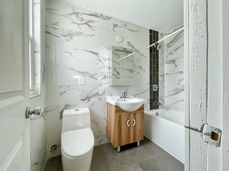 55 Graham St #3A — Photo 3
