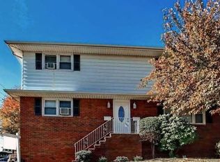146 Midland Ave, Elmwood Park, NJ 07407
