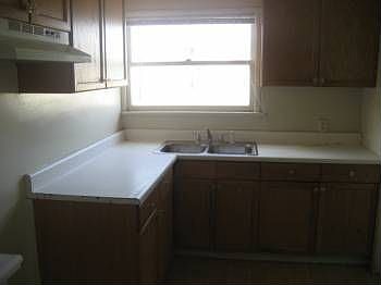 2nd image of 1615 E Carson Ave