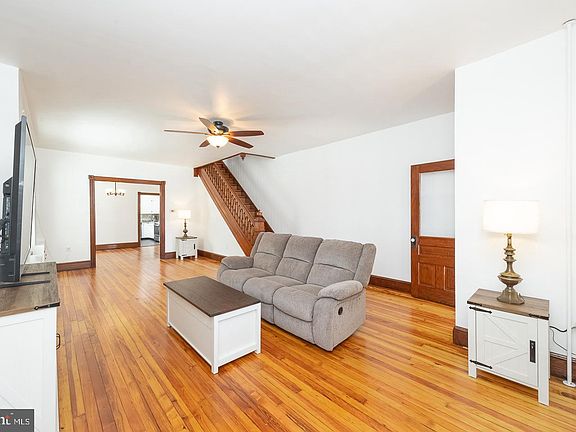 3rd image of 256 Highland Ave