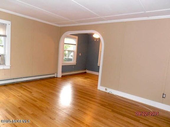4th image of 323 Hyers Street