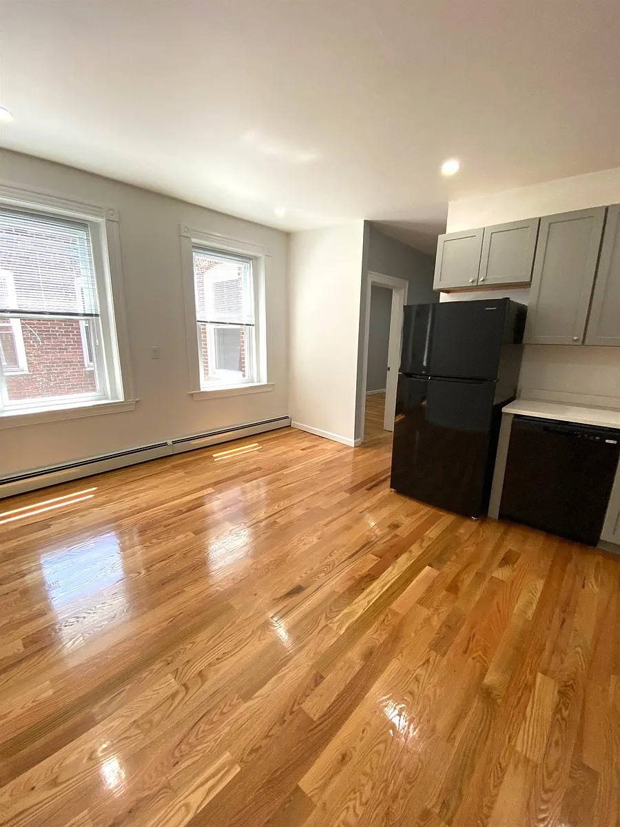 Building Photo - 119 Harvard St #3