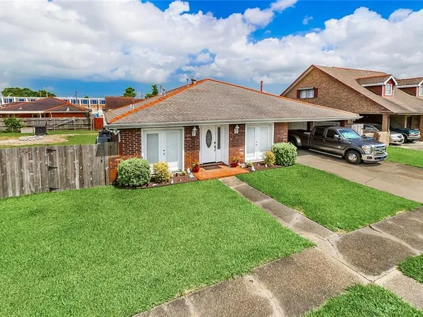 2709 Jean Lafitte Pkwy, Chalmette, LA 70043