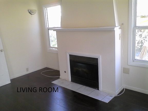 3rd image of 589 N Mentor Ave #1/2