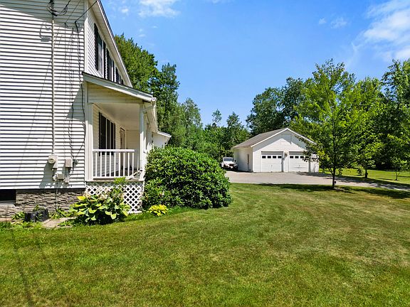5th image of 352 Madawaska Avenue