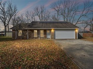 2749 Jessica Pl, Fayetteville, AR 72701